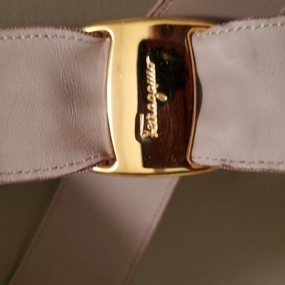 Ferragamo tiered drawstring bucket bag - Picture 5 of 6